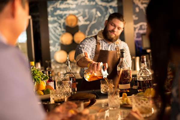 Bar - Loews Sapphire Falls Resort Universal Orlando - I-4, Exits 74B & 75A