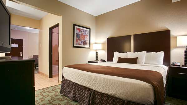  - Best Western Plus Eastgate Inn & Suites Wichita - I-35, Exit 50