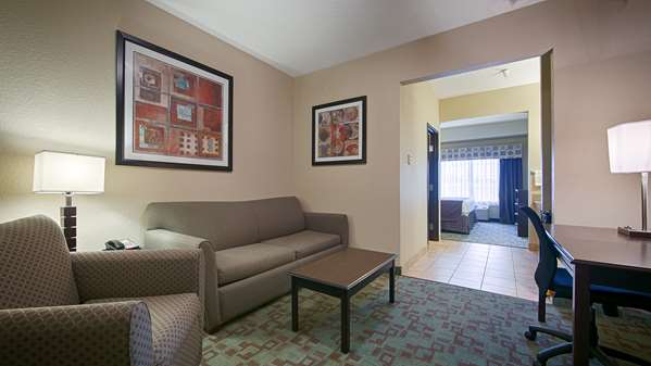  - Best Western Plus Eastgate Inn & Suites Wichita - I-35, Exit 50