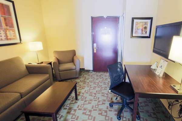 Suite - Best Western Plus Eastgate Inn & Suites Wichita - I-35, Exit 50