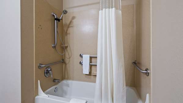  - Best Western Plus Eastgate Inn & Suites Wichita - I-35, Exit 50