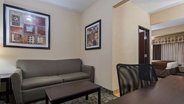 Suite - Best Western Plus Eastgate Inn & Suites Wichita - I-35, Exit 50
