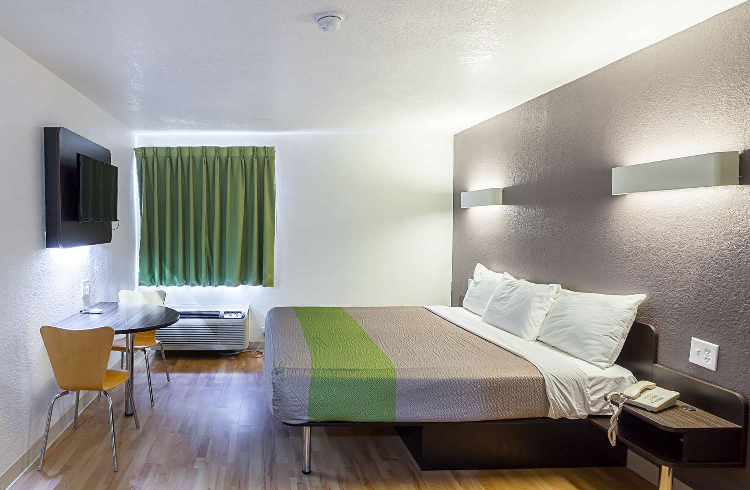 Studio 6 Suites Fort Worth I35, Exit 56A, TX See Discounts