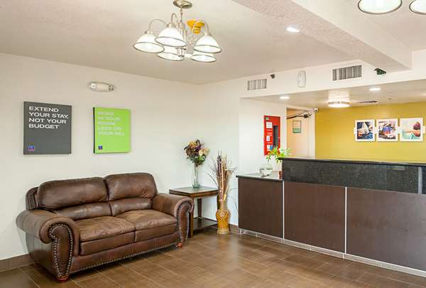  - Studio 6 Suites Fort Worth - I-35, Exit 56A