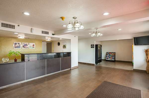  - Studio 6 Suites Fort Worth - I-35, Exit 56A