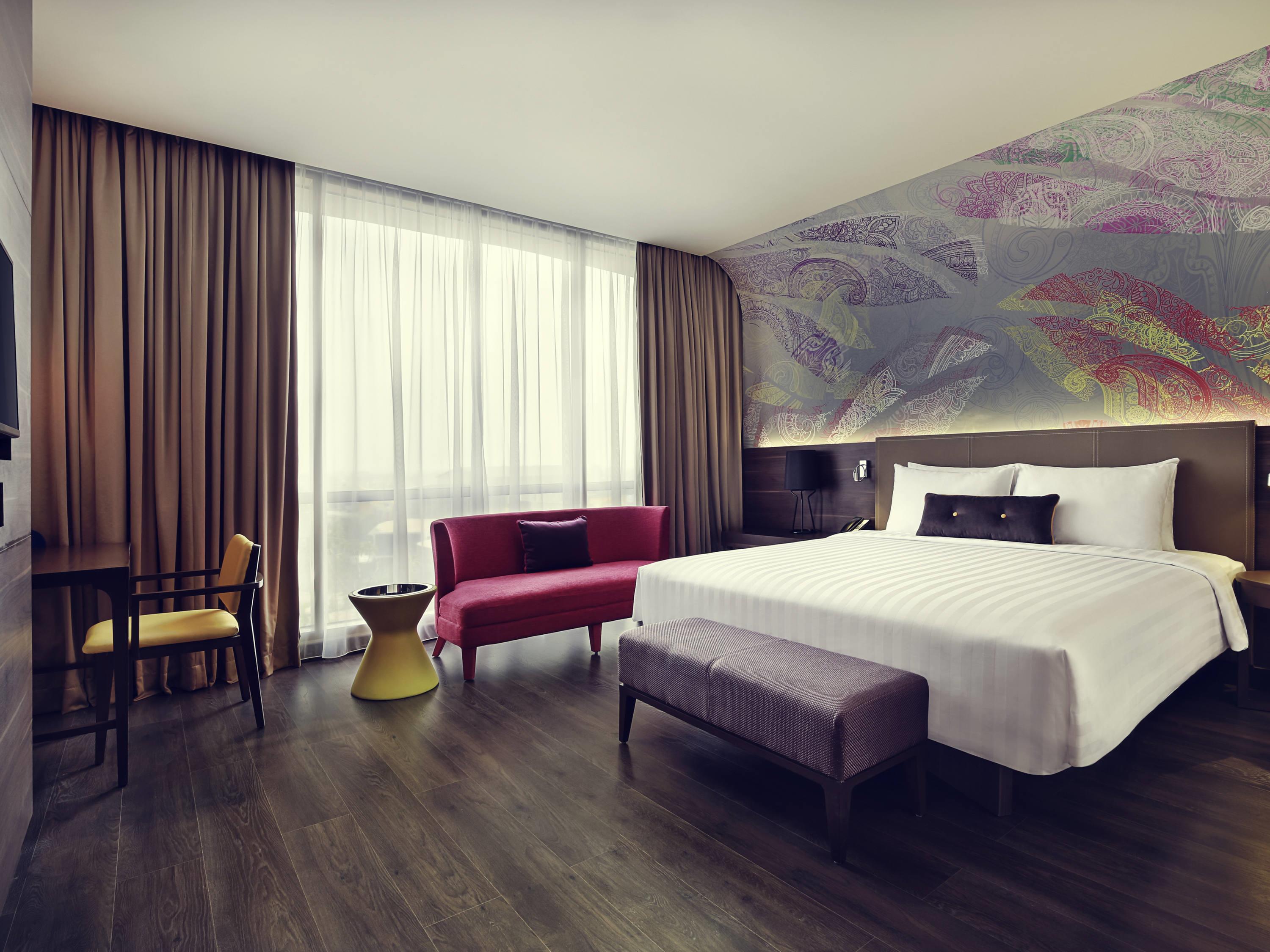 Mercure Karawang Room Type - Deluxe City View with 1 king size bed