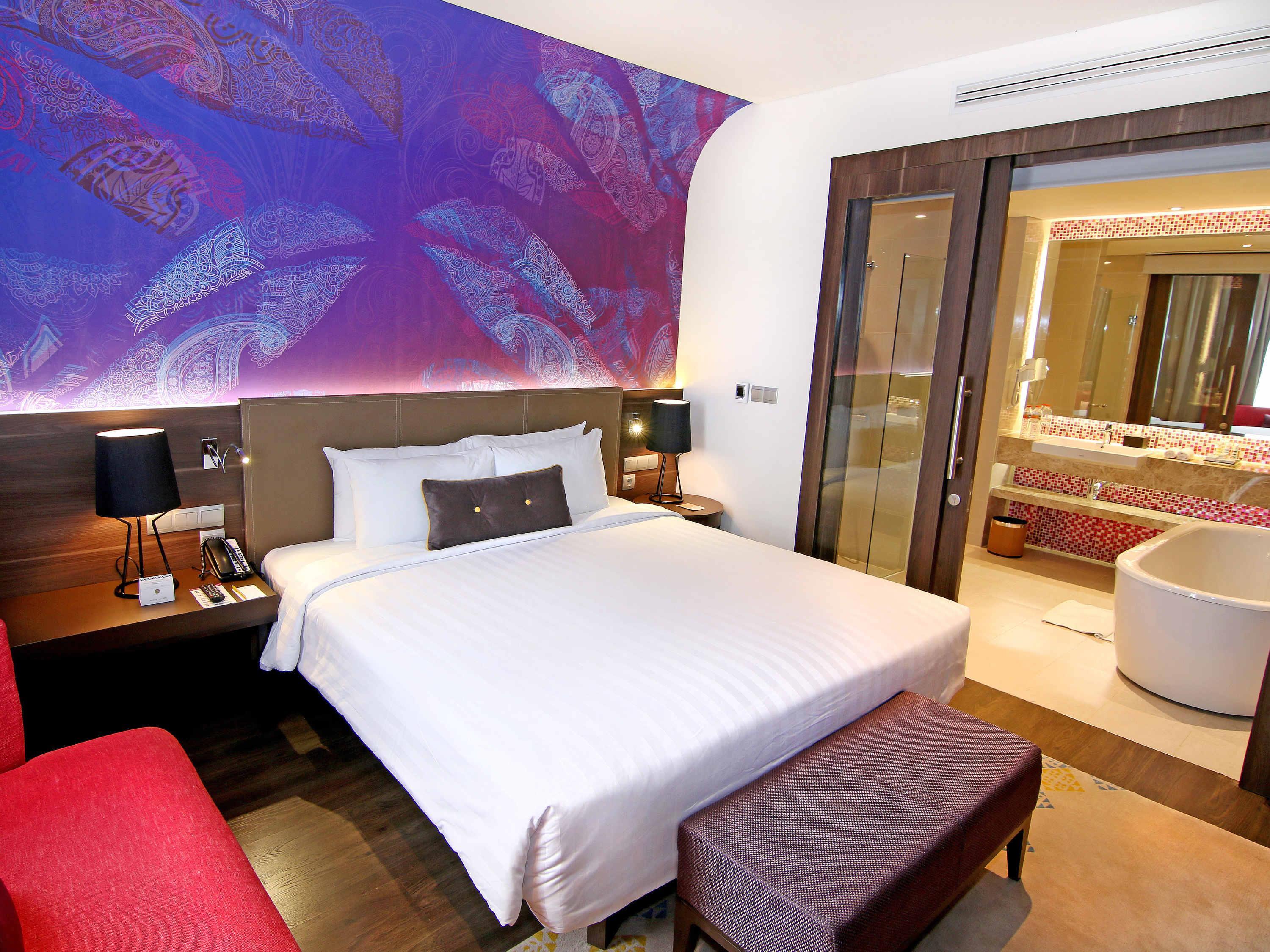 Mercure Karawang Room Type - Suite Room with 1 king size bed