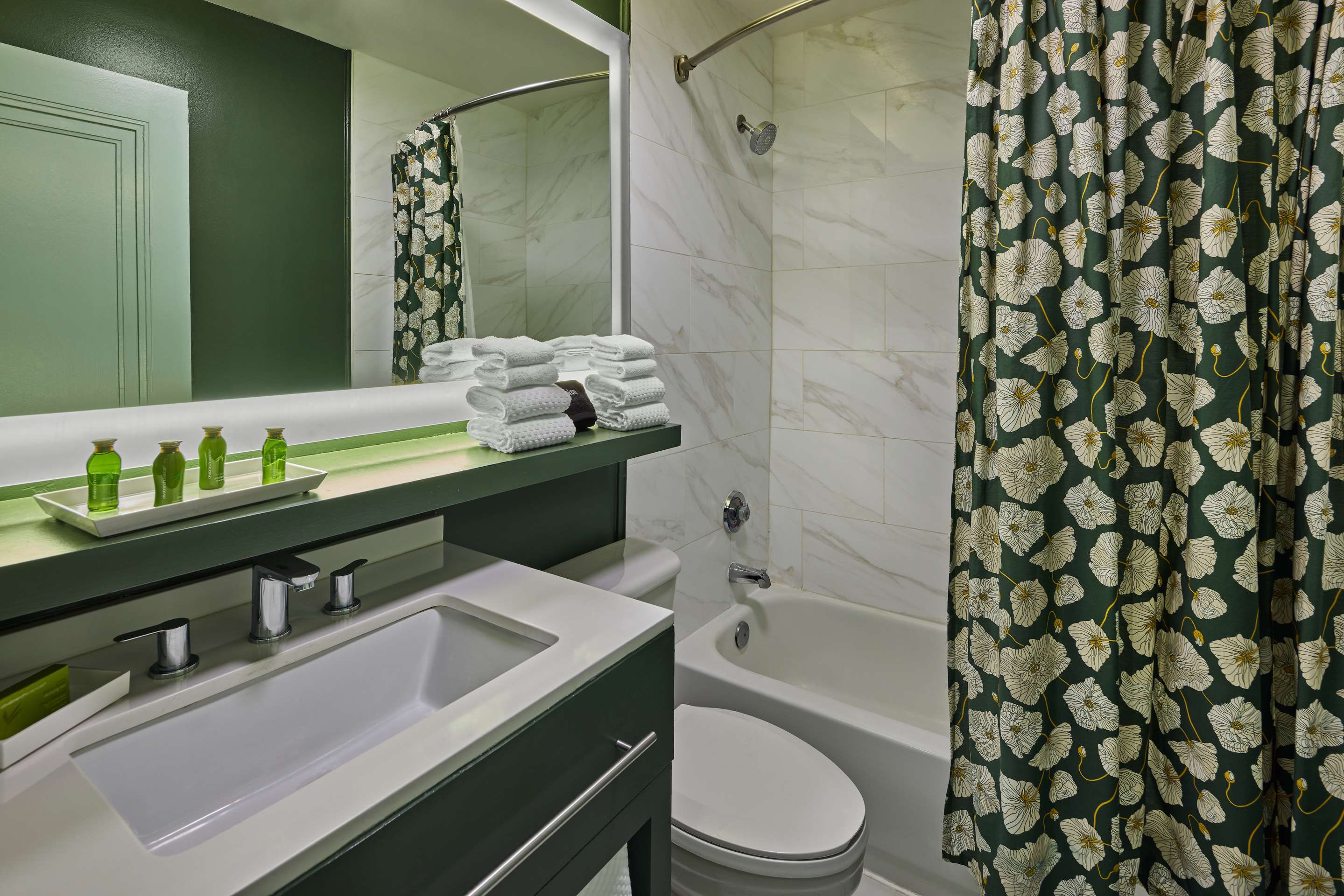 Guest room bath