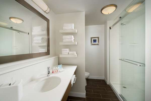  - Hampton Inn & Suites Carrier Circle East Syracuse - I-90, Exit 35