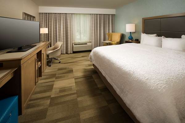  - Hampton Inn & Suites Carrier Circle East Syracuse - I-90, Exit 35