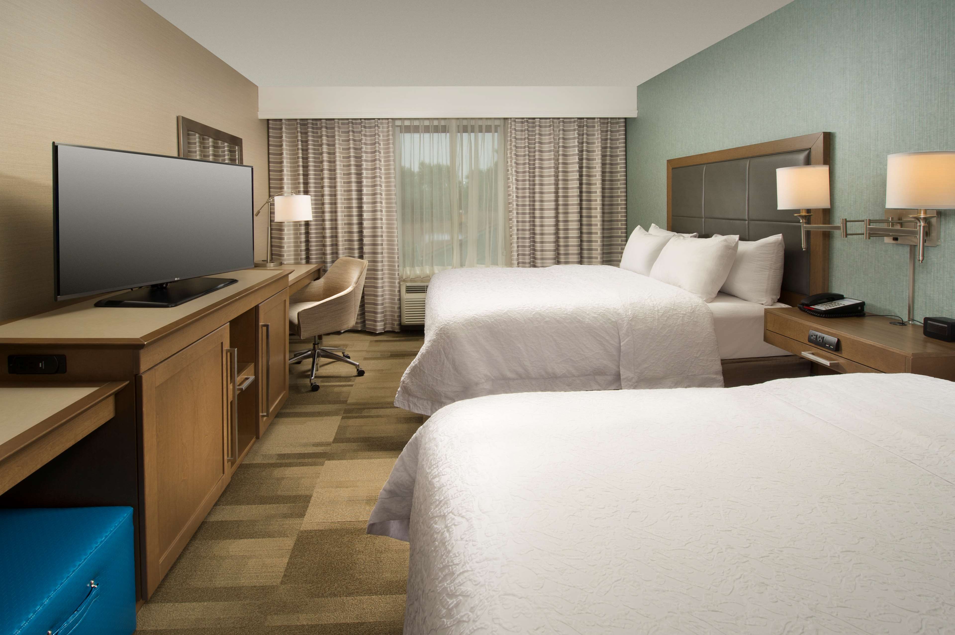 Hampton Inn & Suites by Hilton Syracuse/Carrier Circle Room Type - 2 QNS FRIDGE NS