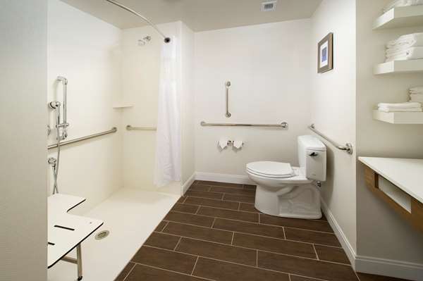  - Hampton Inn & Suites Carrier Circle East Syracuse - I-90, Exit 35