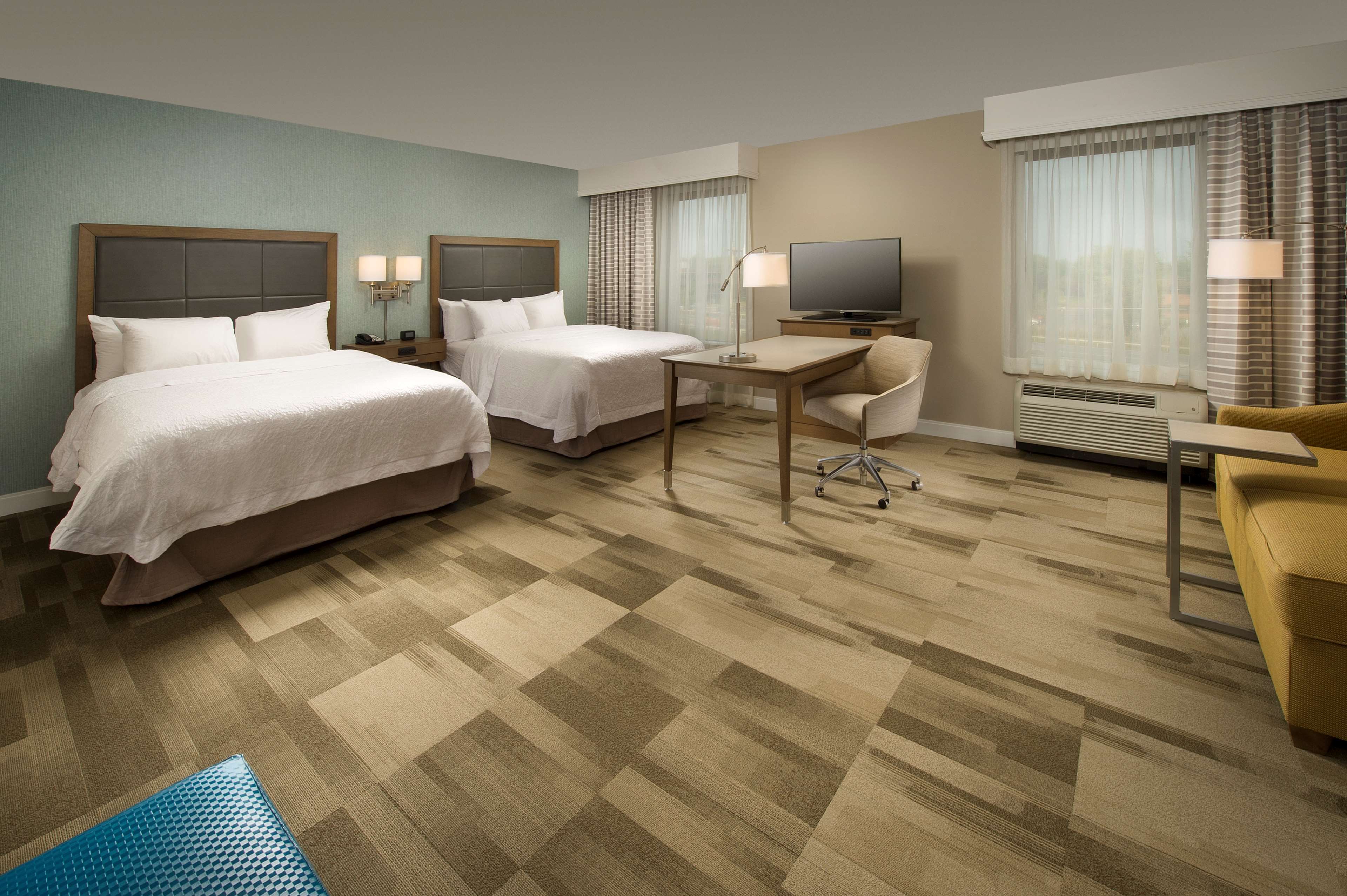 Hampton Inn & Suites by Hilton Syracuse/Carrier Circle Room Type - 2QN STDO MIC FRIDG WTBR NS
