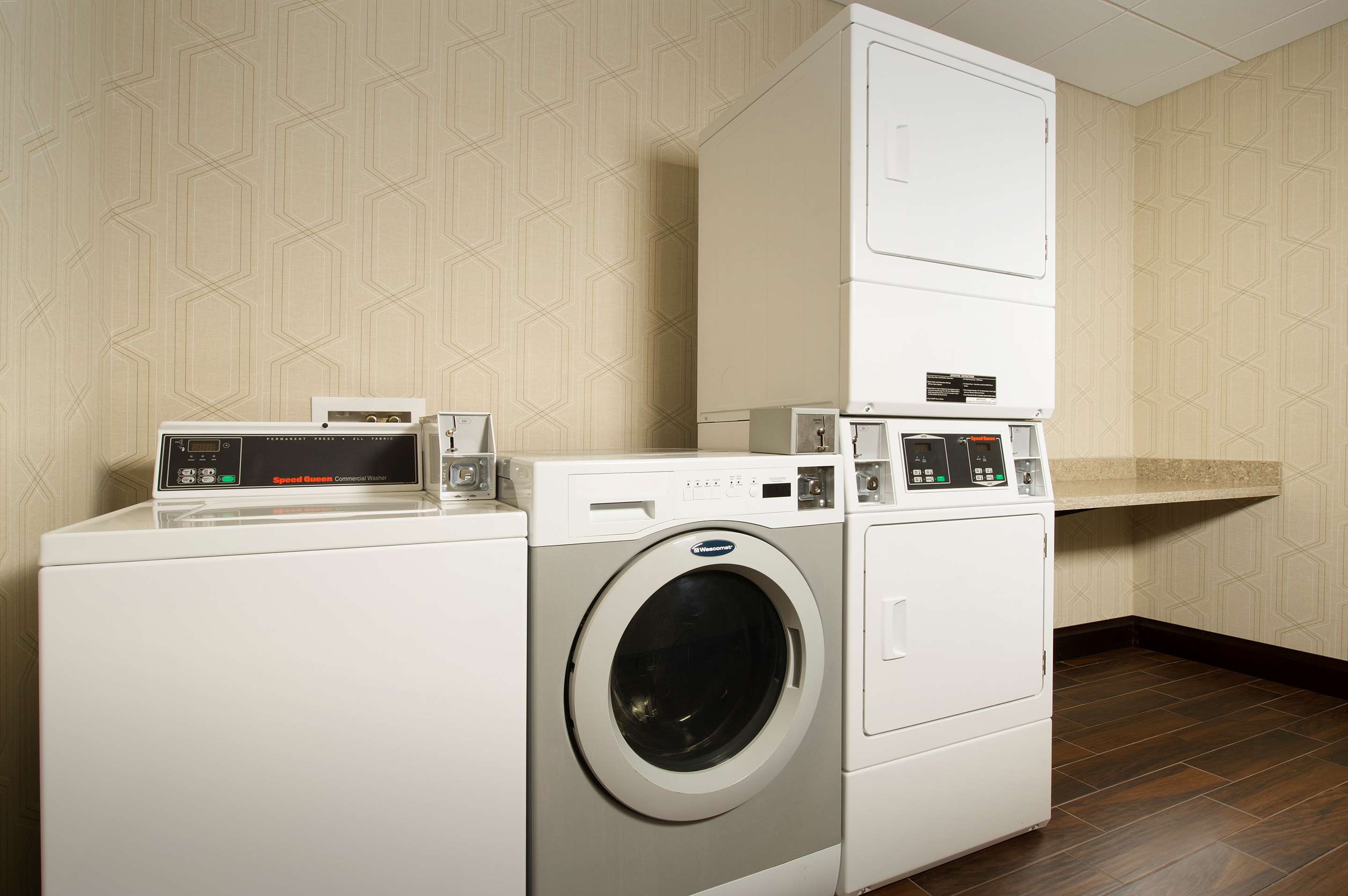Property amenity | Hampton Inn & Suites Syracuse/Carrier Circle