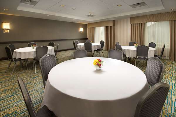  - Hampton Inn & Suites Carrier Circle East Syracuse - I-90, Exit 35