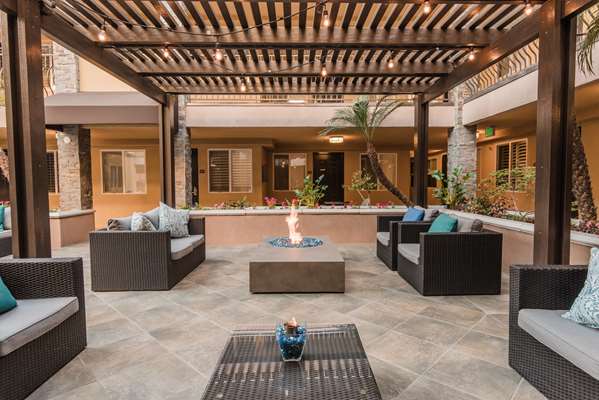  - Best Western Plus Manhattan Beach Hotel