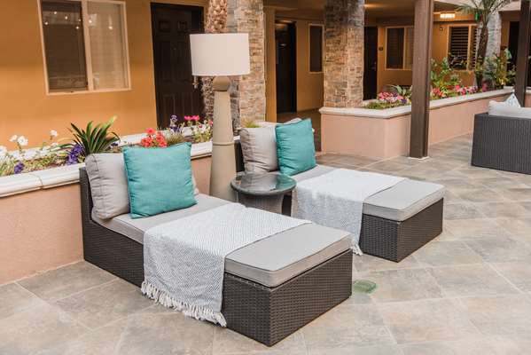  - Best Western Plus Manhattan Beach Hotel