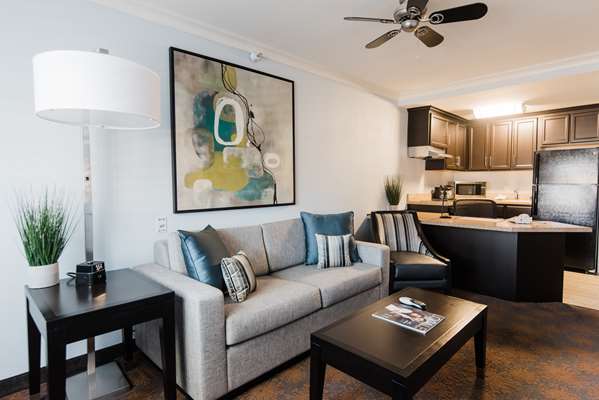 Suite - Best Western Plus Manhattan Beach Hotel