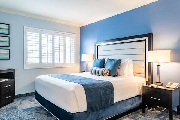  - Best Western Plus Manhattan Beach Hotel