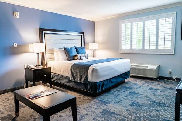  - Best Western Plus Manhattan Beach Hotel