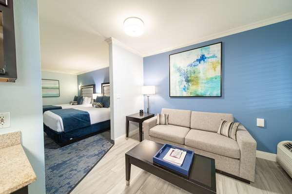  - Best Western Plus Manhattan Beach Hotel