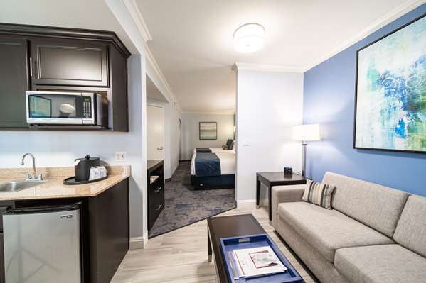  - Best Western Plus Manhattan Beach Hotel