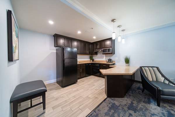 Suite - Best Western Plus Manhattan Beach Hotel