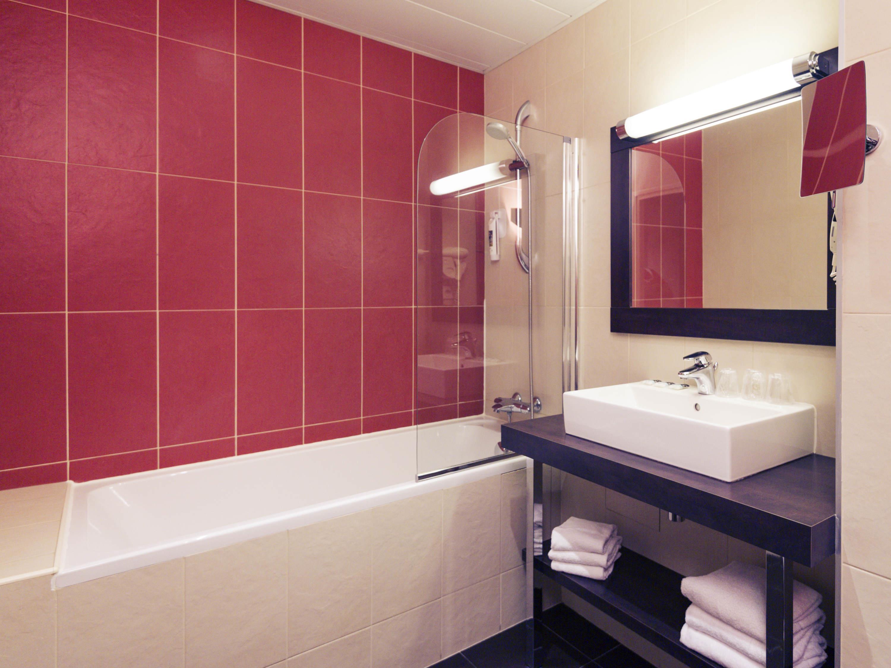 Mercure Maurepas Saint Quentin Room Type - Privilege Room with one large bed