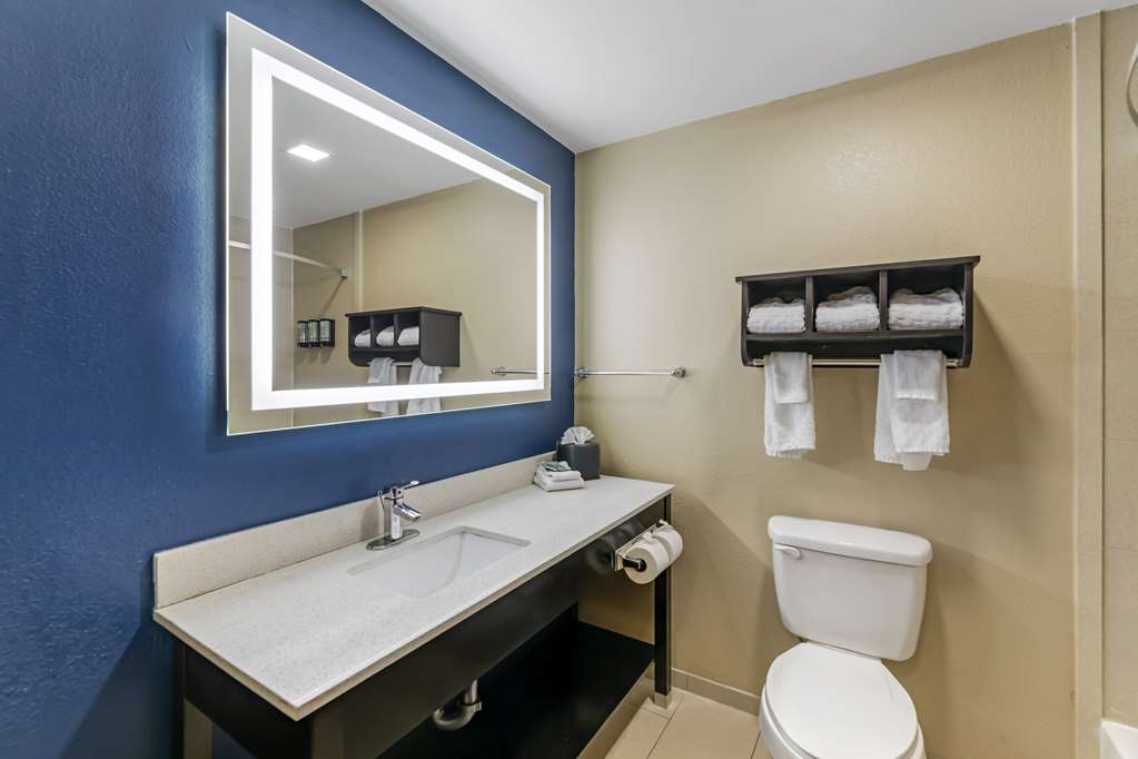 Best Western New Albany-guestroom-Guest Room,Bathroom,On-Site.jpg