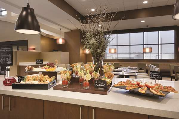 Restaurant - Embassy Suites North Canton