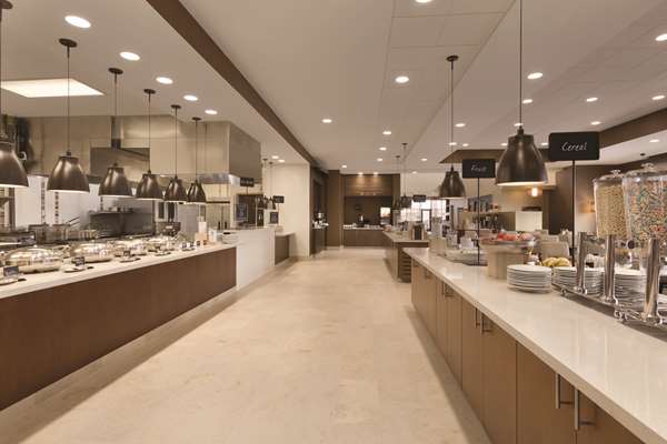 Restaurant - Embassy Suites North Canton