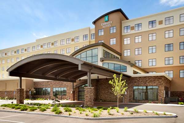 Exterior view - Embassy Suites North Canton