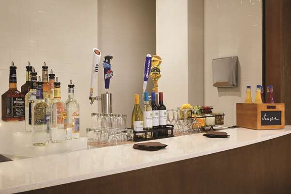 Restaurant - Embassy Suites North Canton