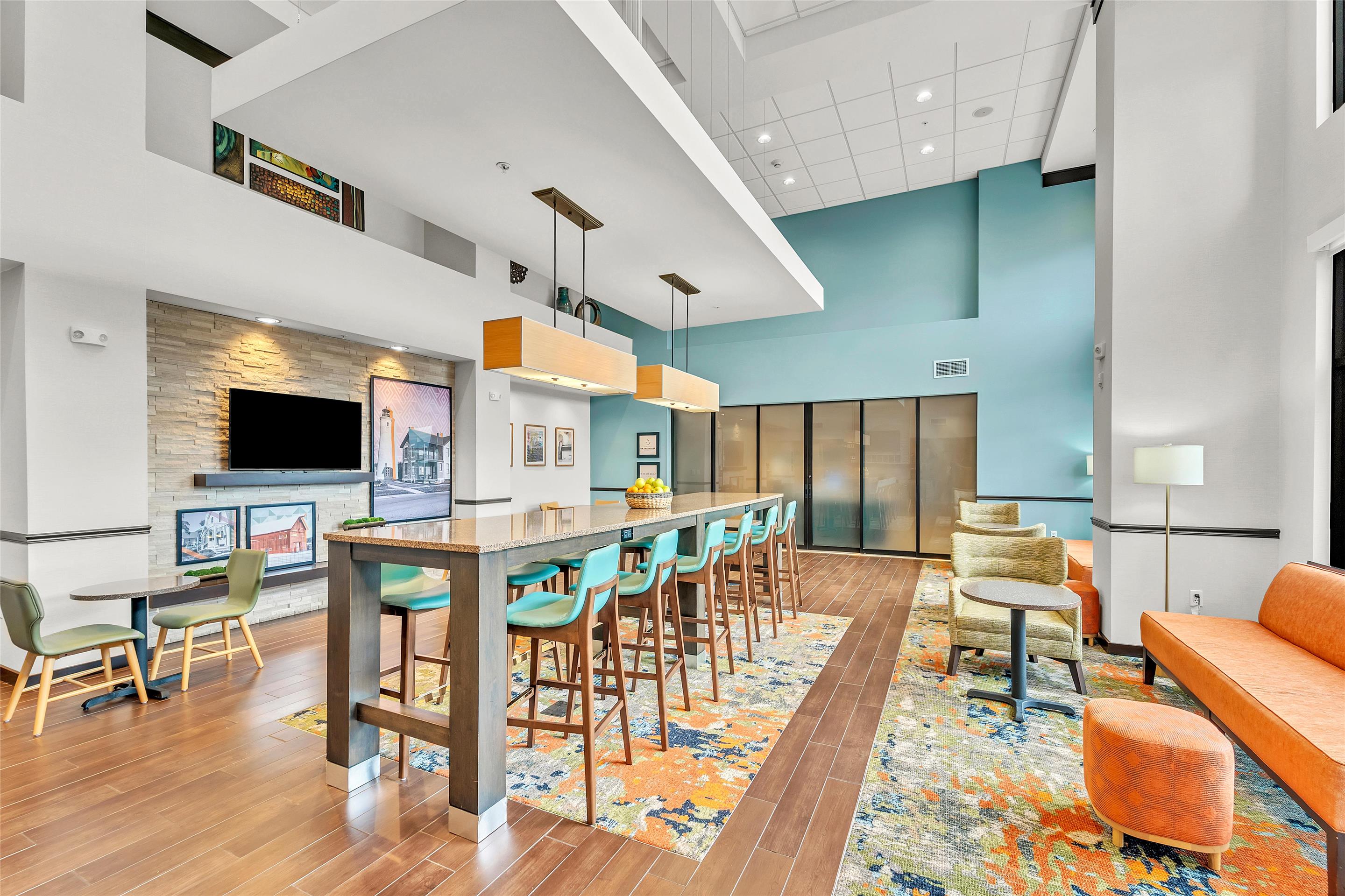 Lobby | Hampton Inn & Suites Kenosha