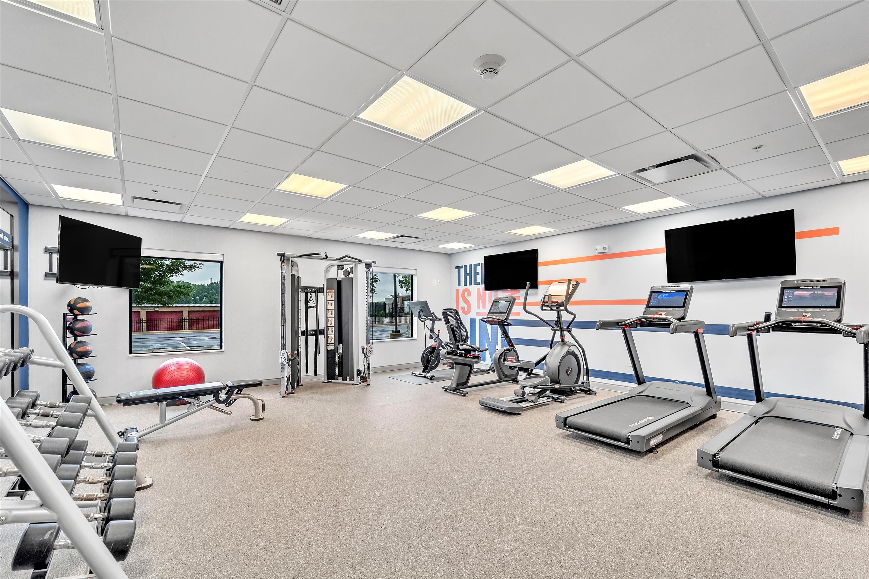 Health club fitness center gym | Hampton Inn & Suites Kenosha