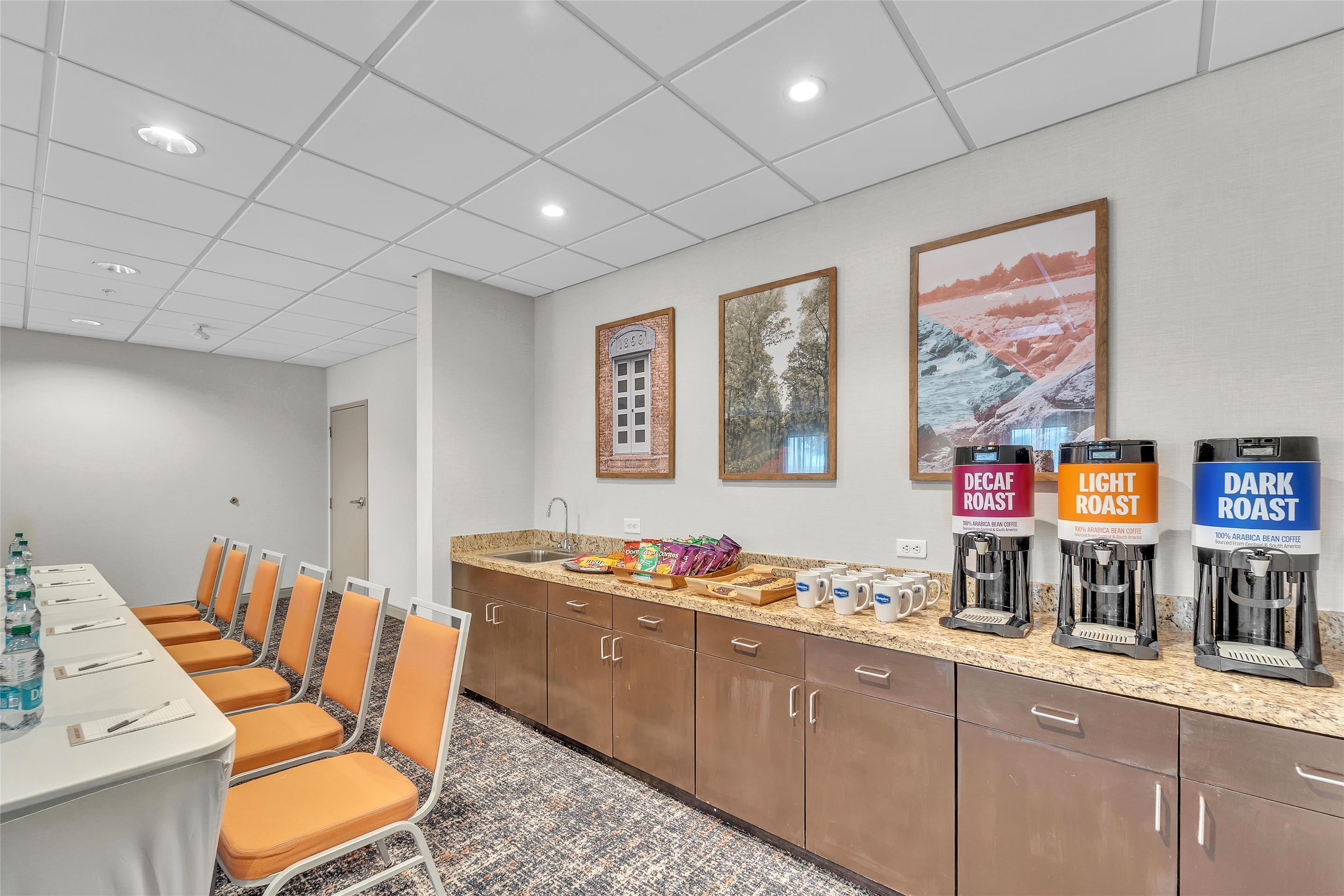Meeting Room | Hampton Inn & Suites Kenosha