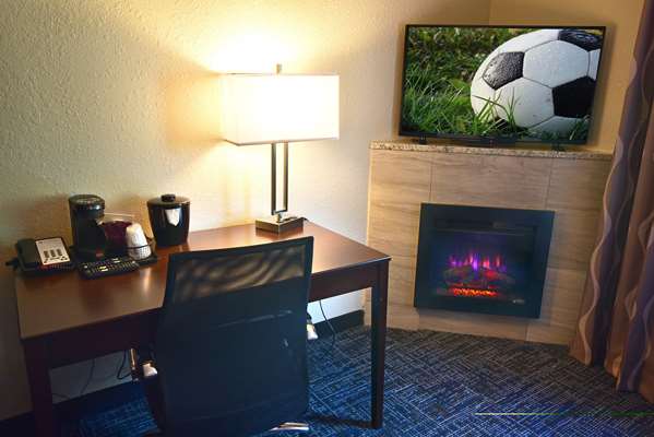 Suite - Best Western Plus Flint Airport Inn & Suites