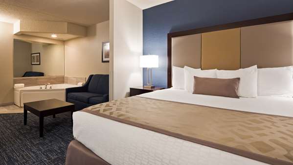 Suite - Best Western Plus Flint Airport Inn & Suites