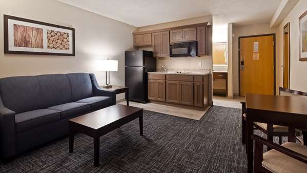 Suite - Best Western Plus Flint Airport Inn & Suites