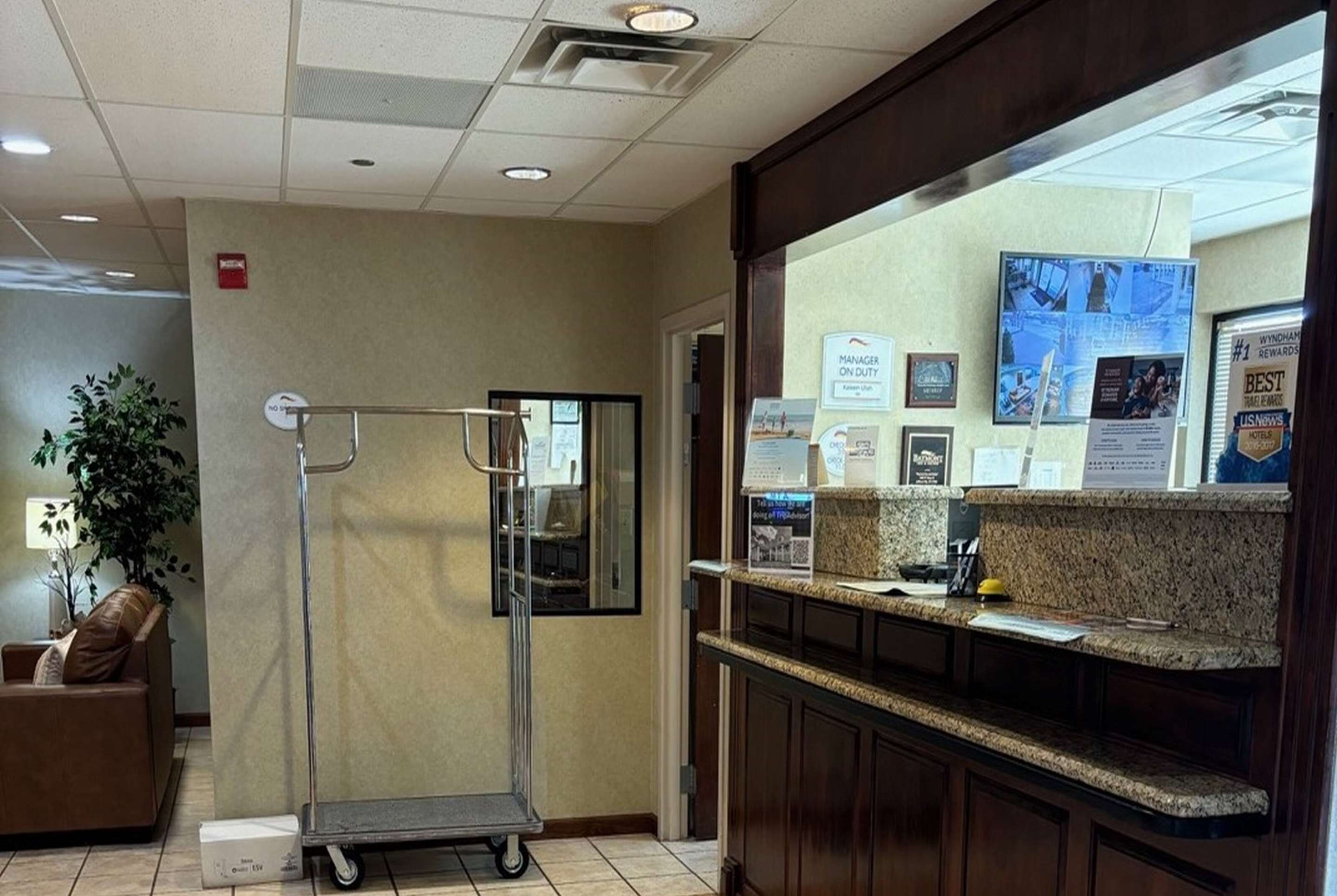 Lobby | Baymont by Wyndham Johnson City
