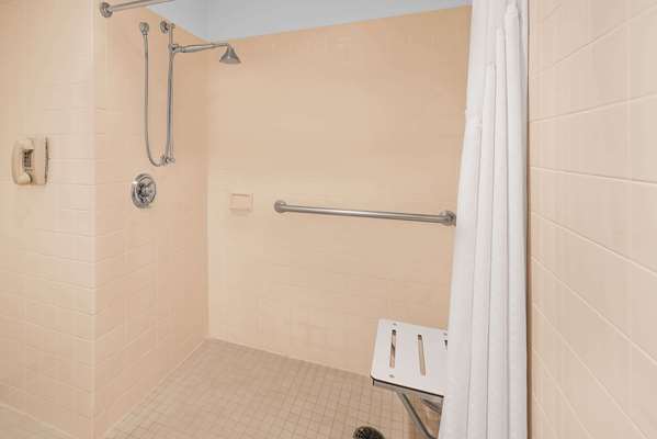  - Baymont Inn & Suites Litchfield