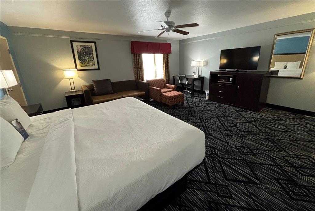 BAYMONT BY WYNDHAM, LITCHFIELD-guestroom-Guest Room,Suite,On-Site.jpg