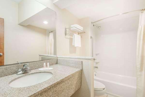  - Baymont Inn & Suites Greensburg - I-74, Exit 134