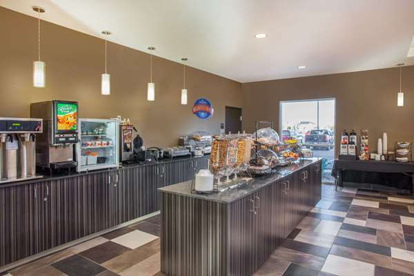  - Baymont Inn & Suites Grand Forks - I-29, Exit 140