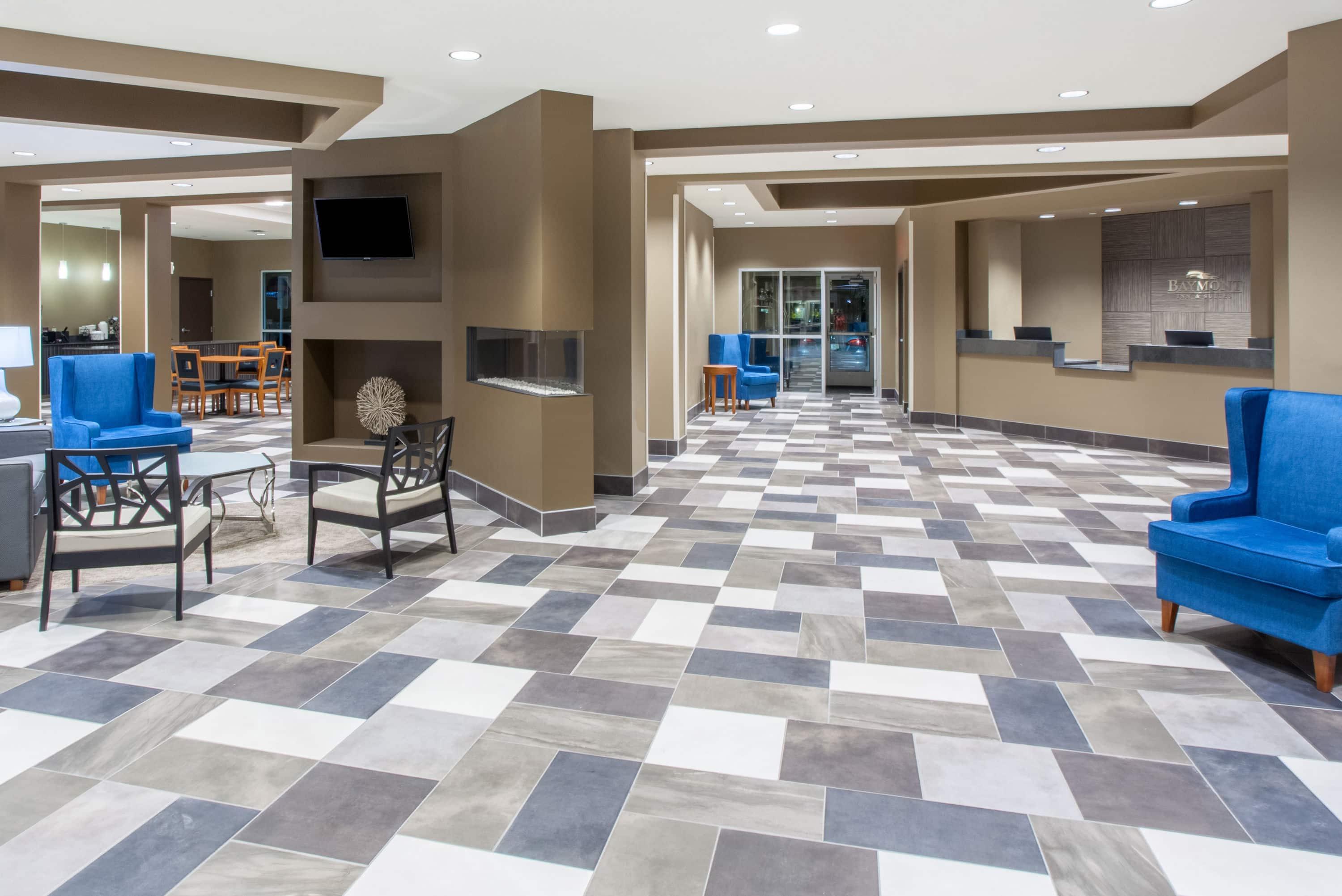 Lobby | Baymont by Wyndham Grand Forks