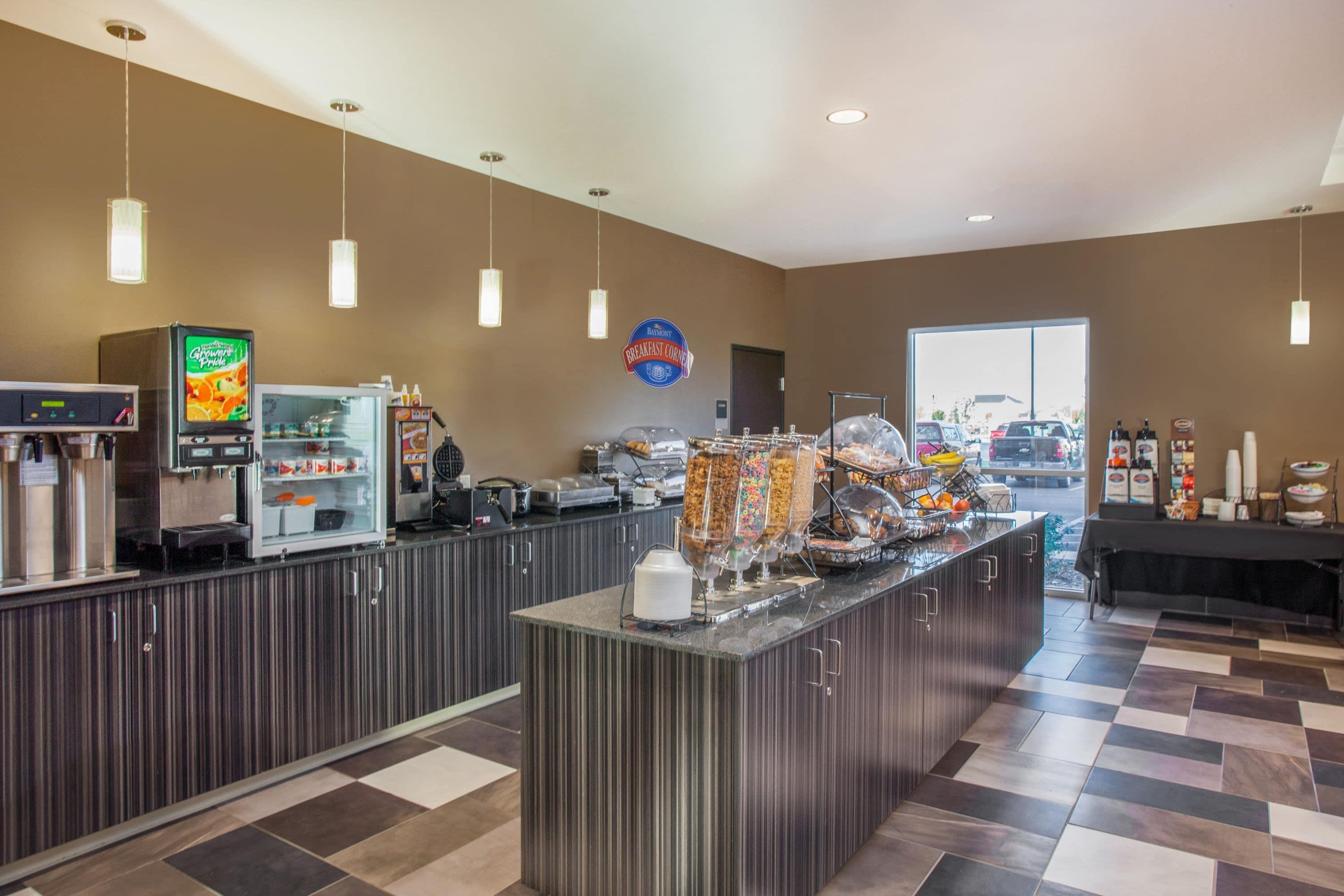 Breakfast Area | Baymont by Wyndham Grand Forks