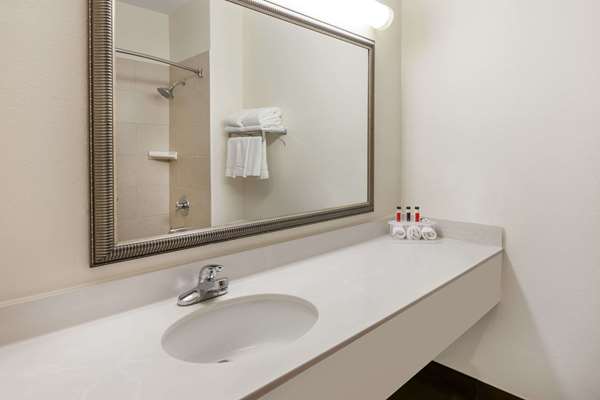  - Baymont Inn & Suites Chelsea - I-94, Exit 159
