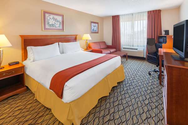 Suite - Baymont Inn & Suites Chelsea - I-94, Exit 159