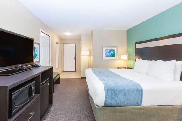  - Baymont Inn & Suites Midland - I-20, Exit 138