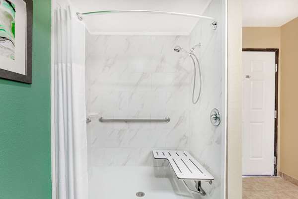  - Baymont Inn & Suites Midland - I-20, Exit 138